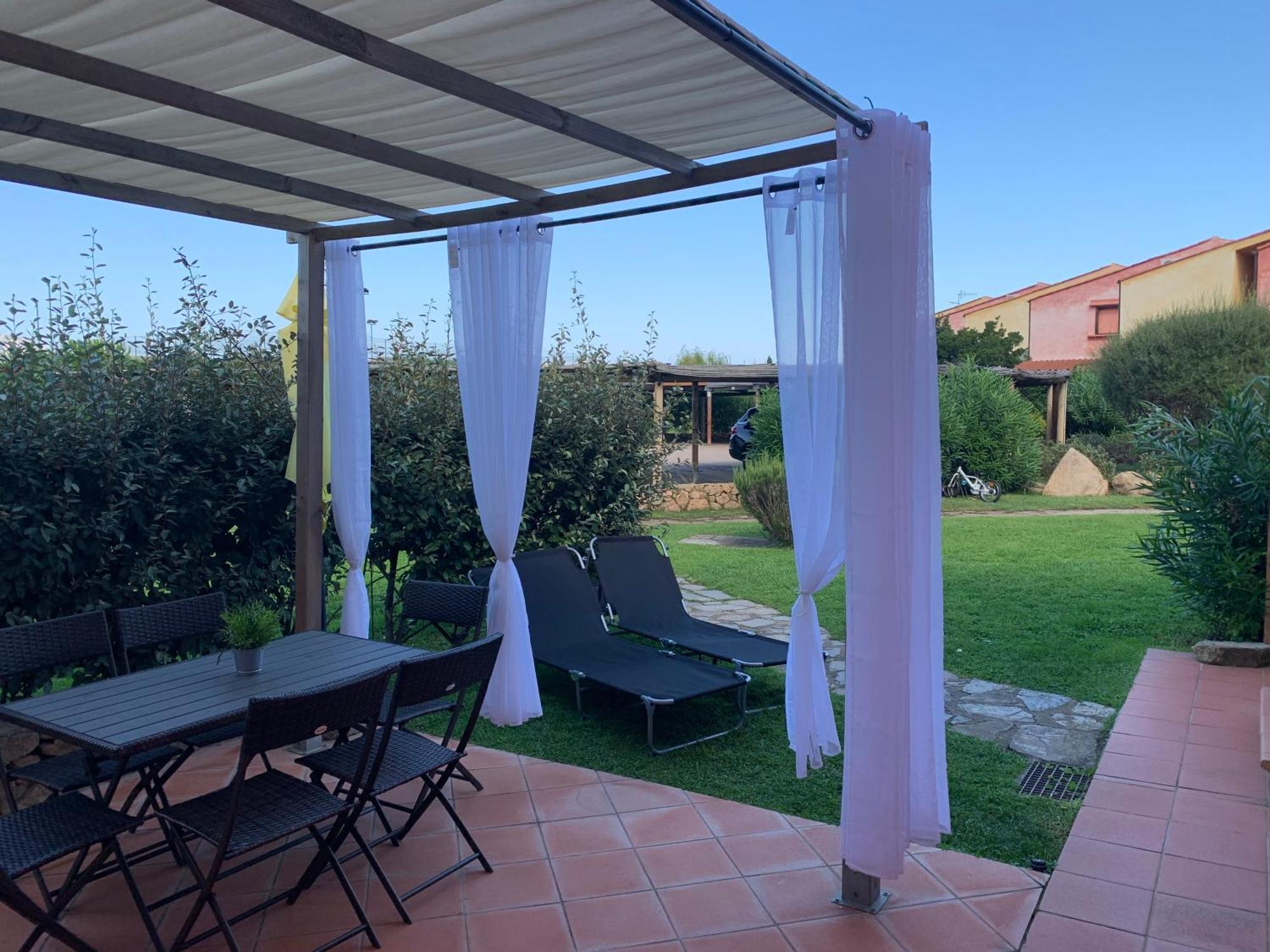 Casa Smeralda: Con Giardino E Vicino Al Mare Punta Molara 外观 照片