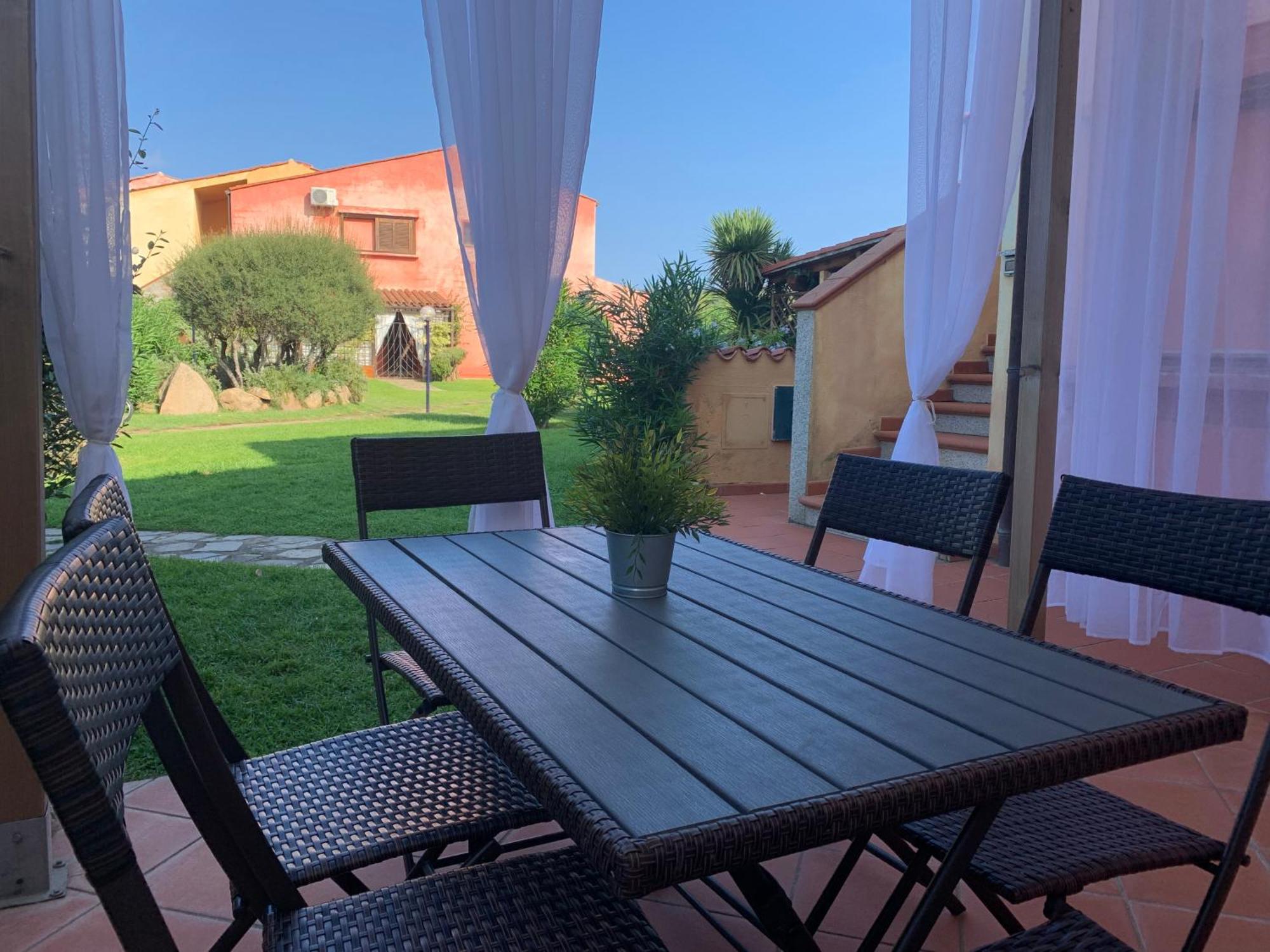 Casa Smeralda: Con Giardino E Vicino Al Mare Punta Molara 外观 照片
